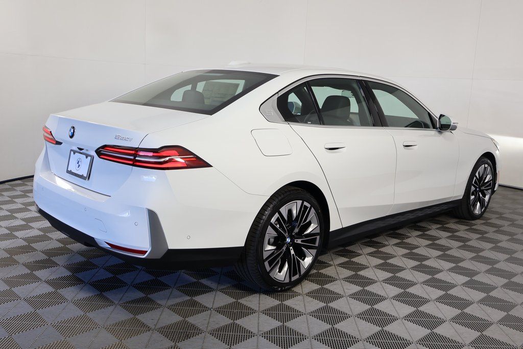 Thumbnail: 2027 BMW 5 Series - 2