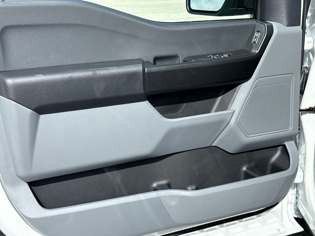 2025 Ford F-150 XL photo 13