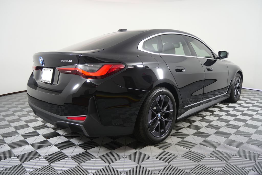 Thumbnail: 2025 BMW i4 - 3