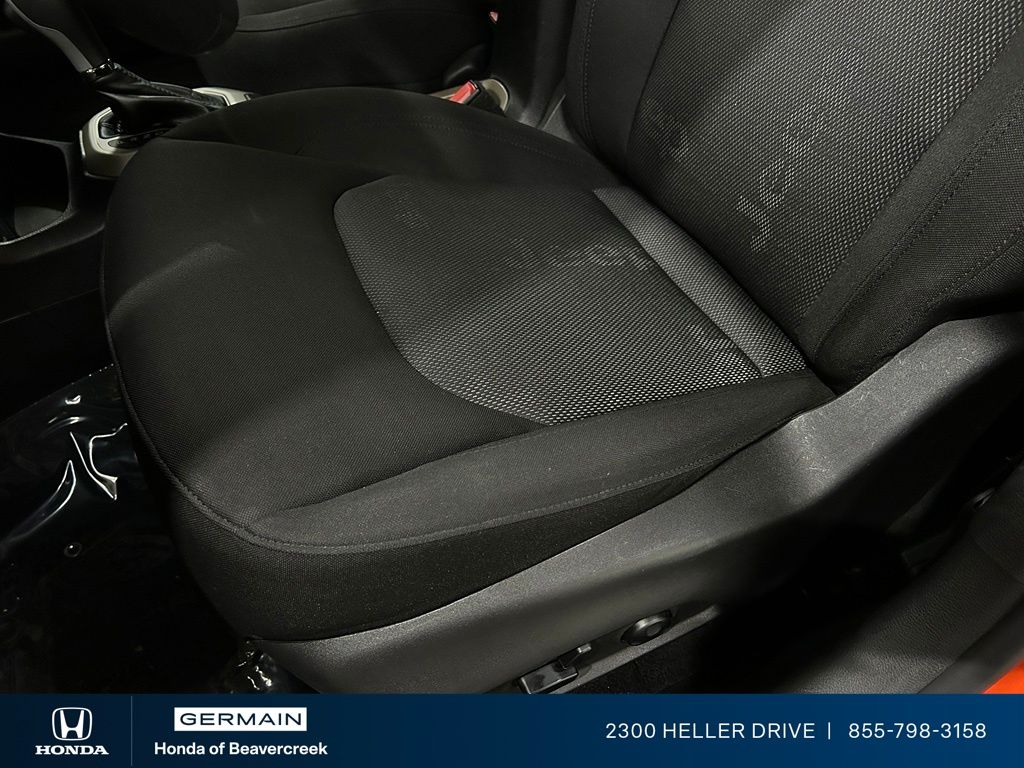 Used 2015 Orange Jeep Latitude image 19