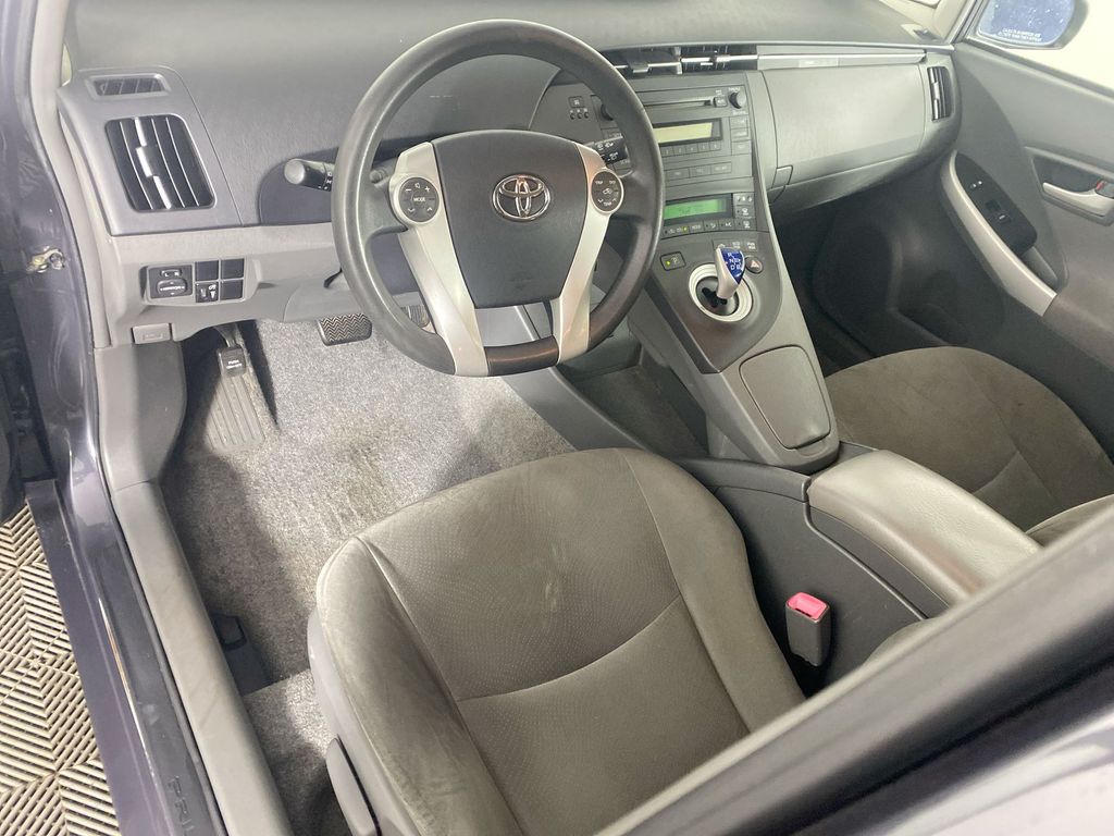 2011 Toyota Prius Two 10