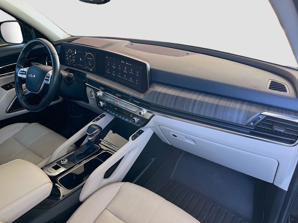 Used 2023 Black Kia SX image 32