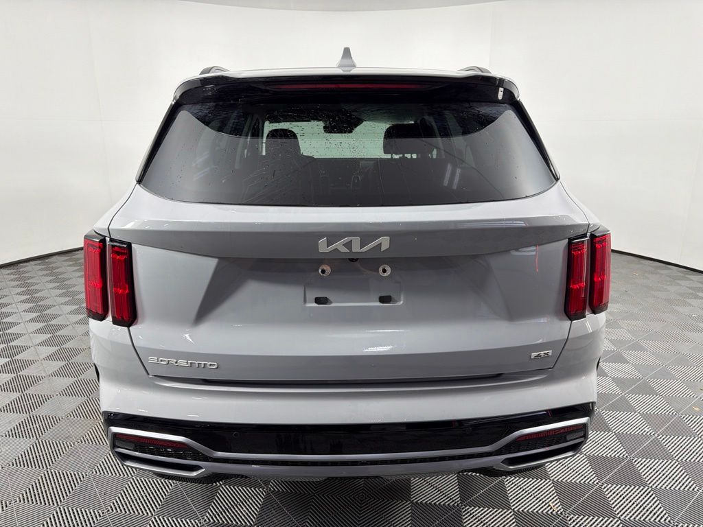 Thumbnail: 2023 Kia Sorento - 6