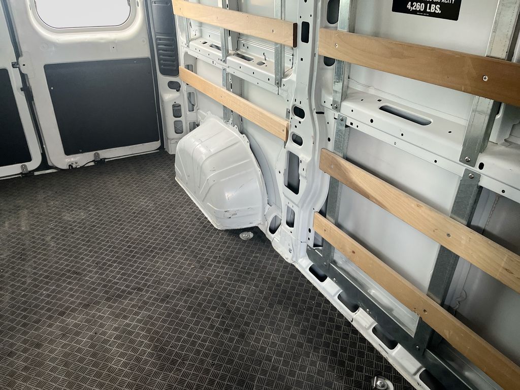 Used 2025 White Ram Base image 22