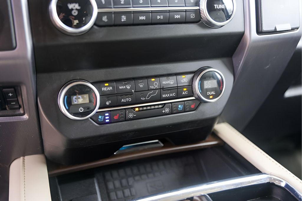 Used Car 2020 Ford Expedition  Platinum For Sale Under $30,000 In Austin, Texas