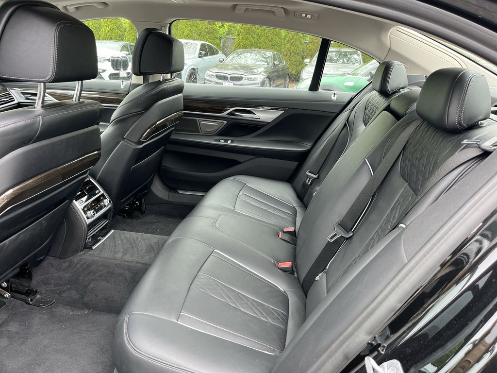 Thumbnail: 2020 BMW 7 Series - 21
