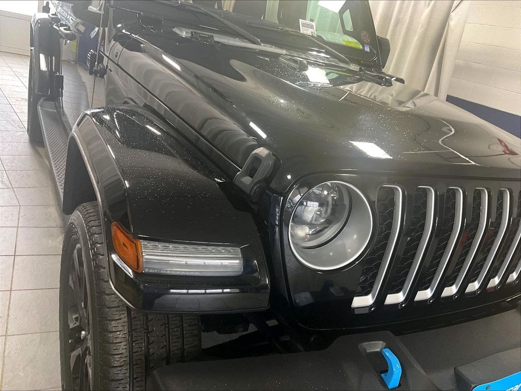 2023 Jeep Wrangler — photo 31