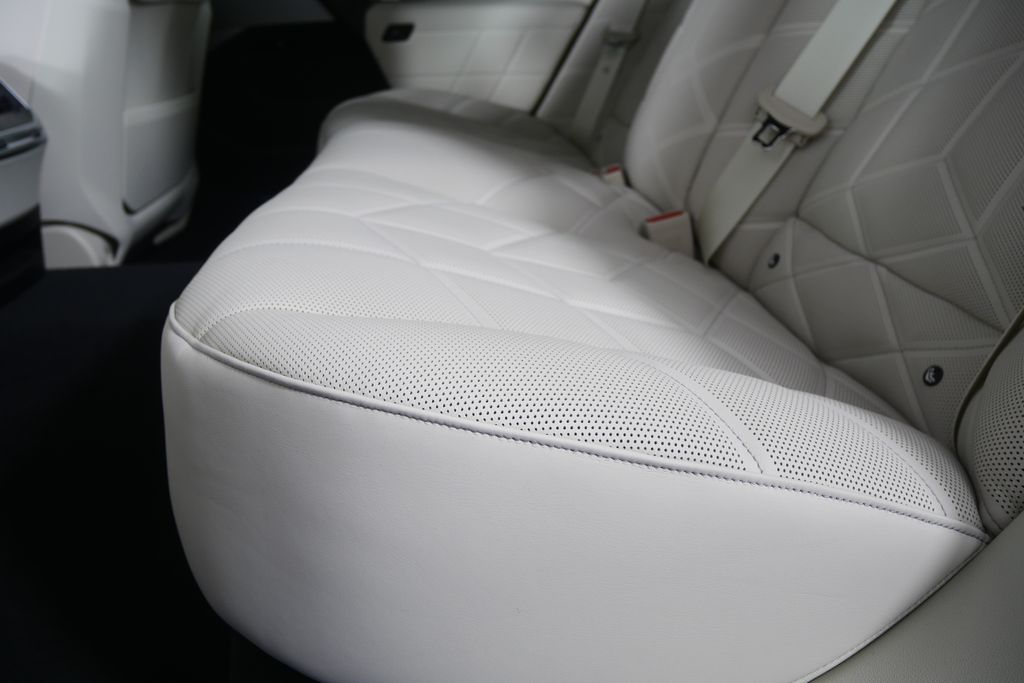 Thumbnail: 2026 BMW 7 Series - 14