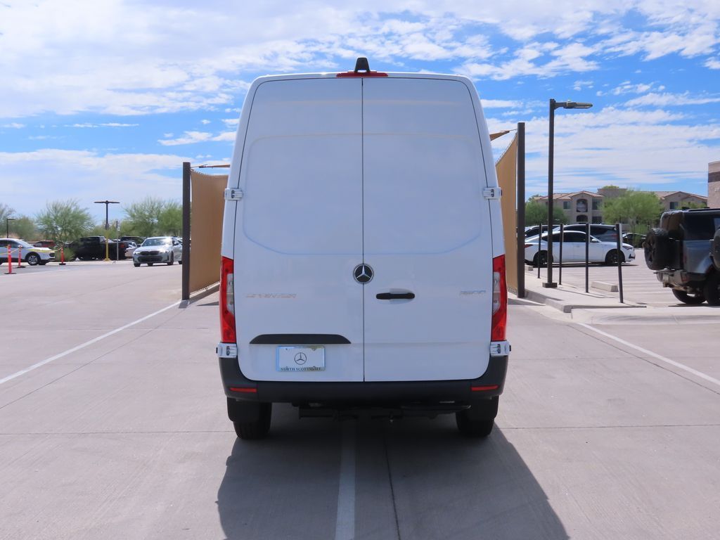 Thumbnail: 2025 Mercedes-Benz Sprinter - 6