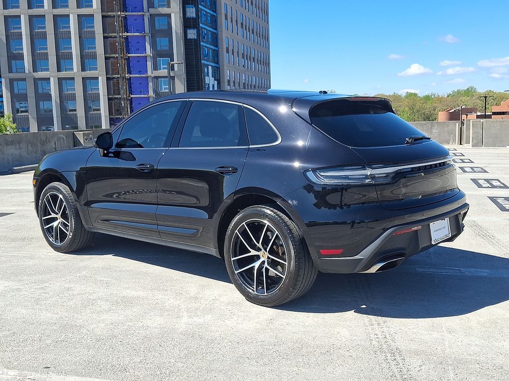 Thumbnail: 2024 Porsche Macan - 3
