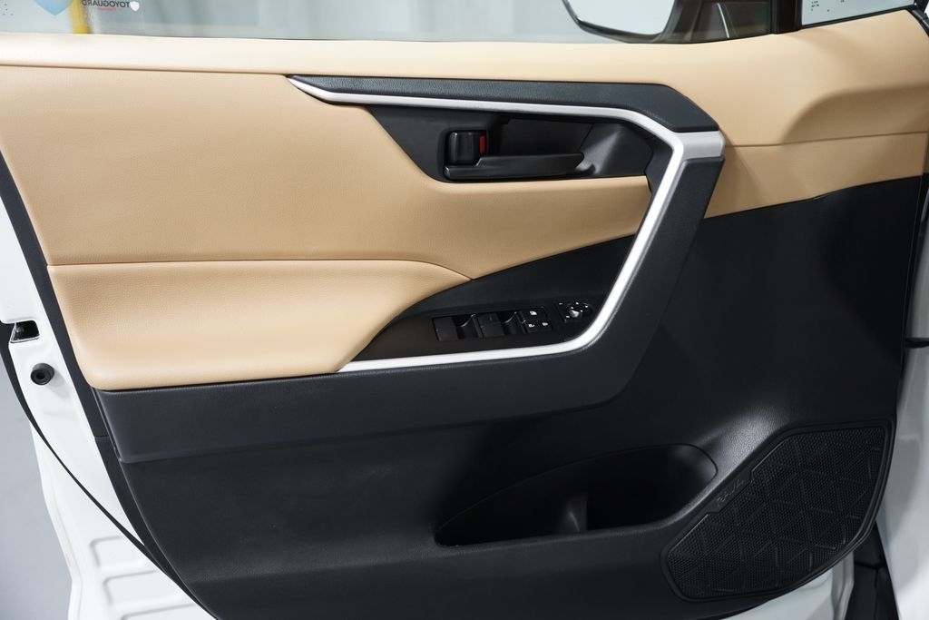 Thumbnail: 2025 Toyota RAV4 - 28