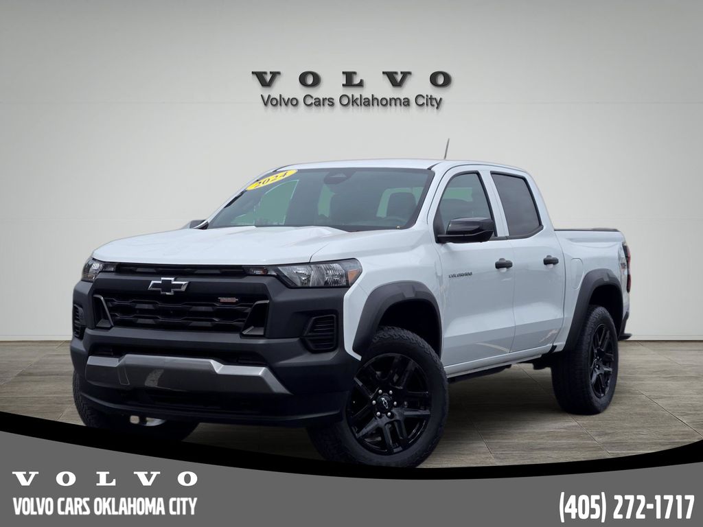 Summit White 2024 Chevrolet Colorado Pickup Truck Four-Wheel Drive 8-Speed Automatic