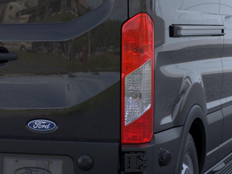 New 2026 Agate Black Metallic Ford Base image 21