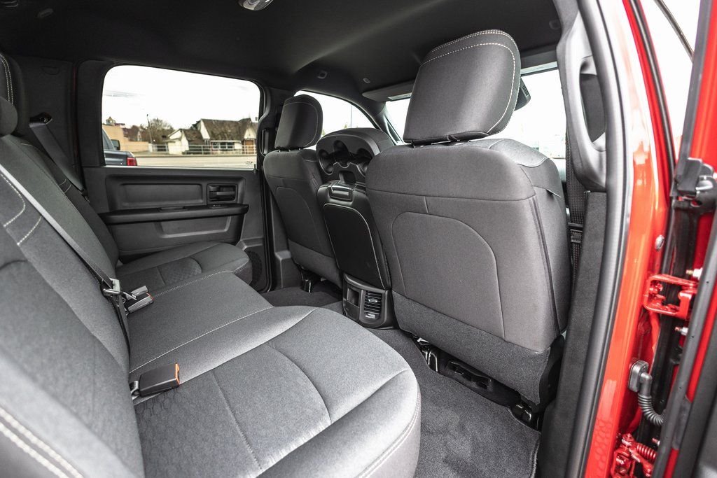 2026 Ram 3500 Tradesman thumbnail 32