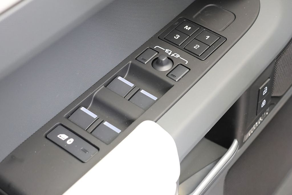 Thumbnail: 2026 Land Rover Defender - 27