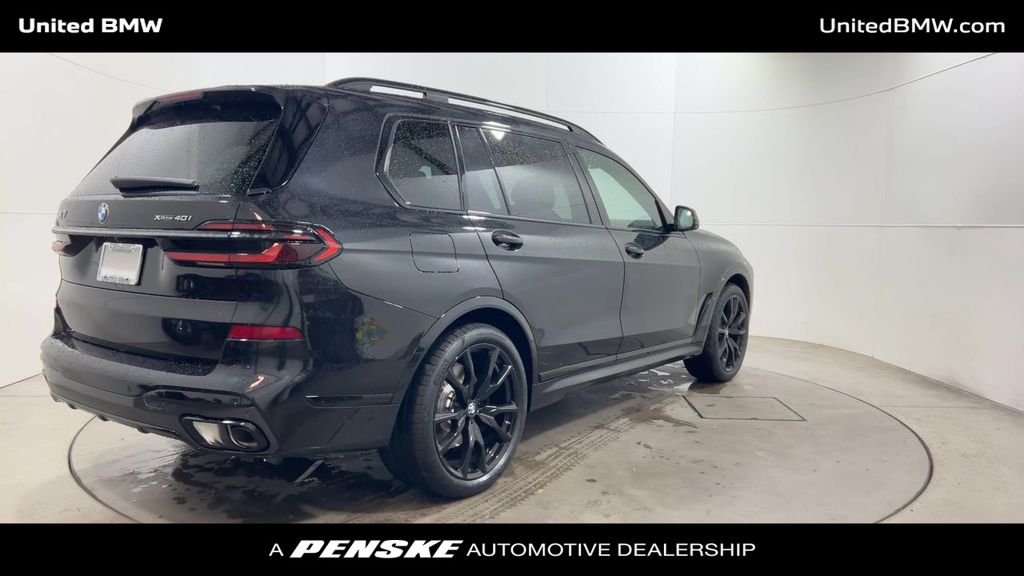 Thumbnail: 2026 BMW X7 - 8