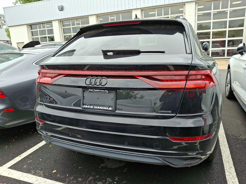 Thumbnail: 2023 Audi Q8 - 4