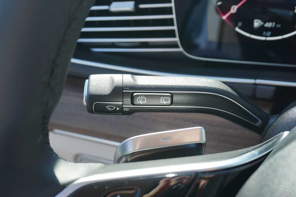 Thumbnail: 2026 Mercedes-Benz GLE - 32