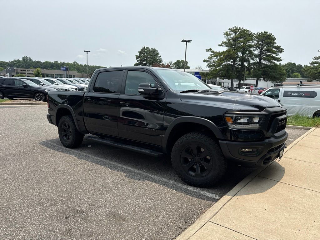 Diamond Black Crystal Pearlcoat 2020 RAM 1500 Pickup Truck Four-Wheel Drive 8-Speed Automatic