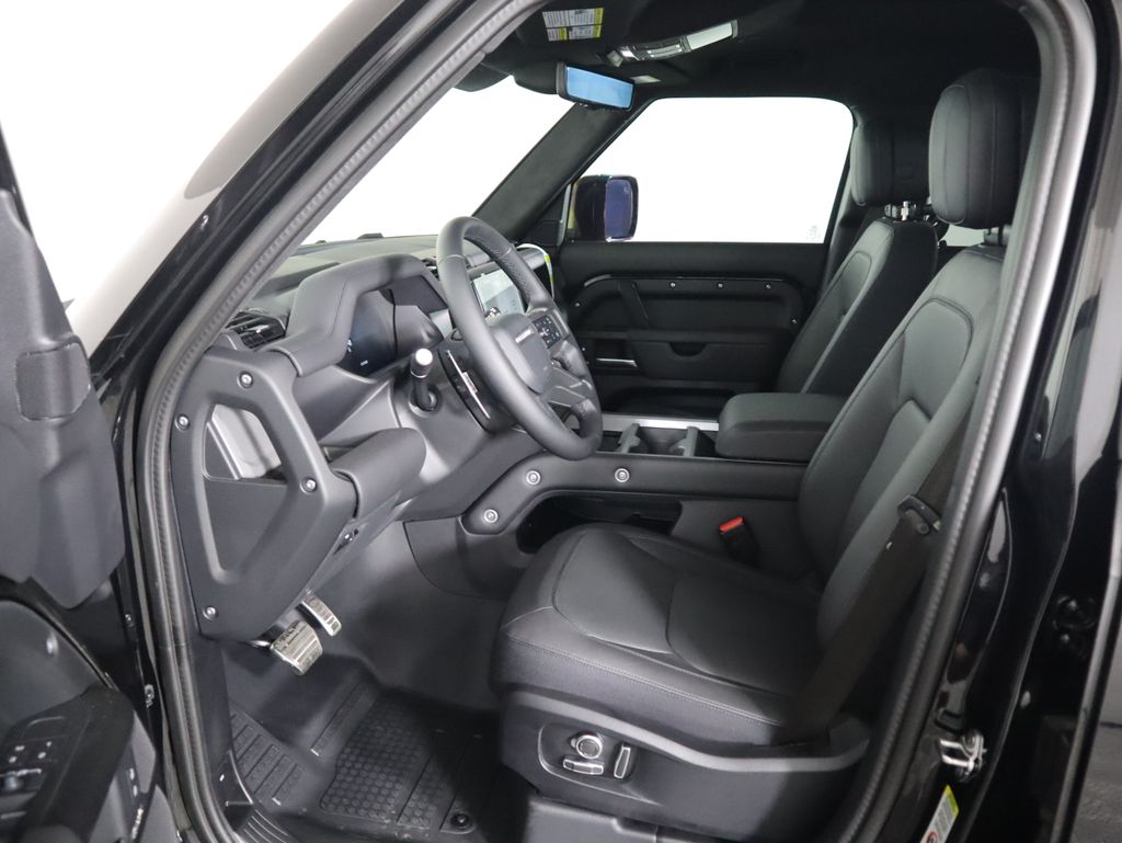 Thumbnail: 2025 Land Rover Defender - 20