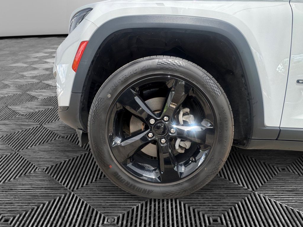 Used Car 2023 Jeep Grand Cherokee L  Limited For Sale Under $30,000 In Round Rock, Texas