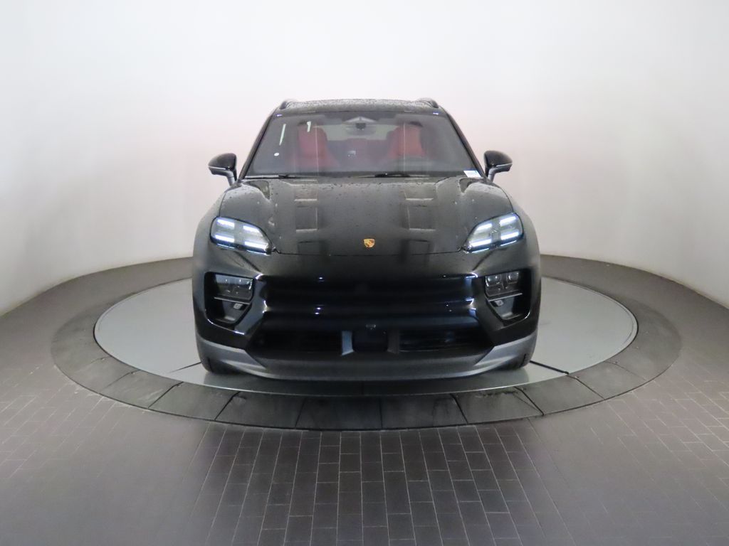 Thumbnail: 2026 Porsche Macan - 10