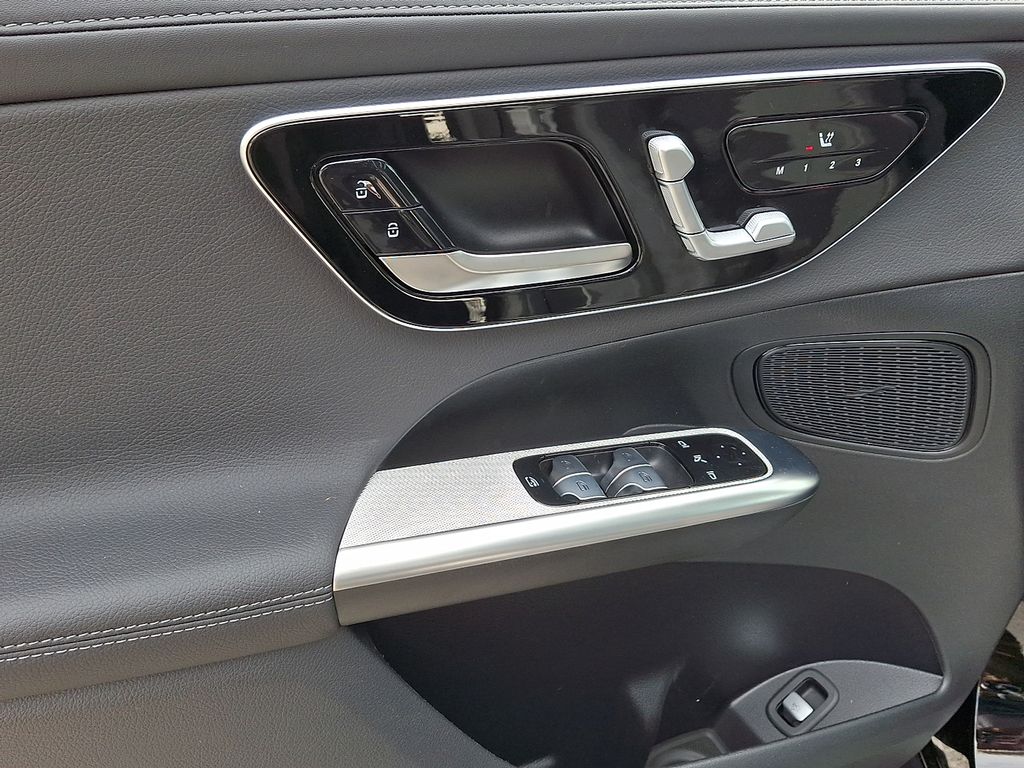 Thumbnail: 2026 Mercedes-Benz GLC - 8