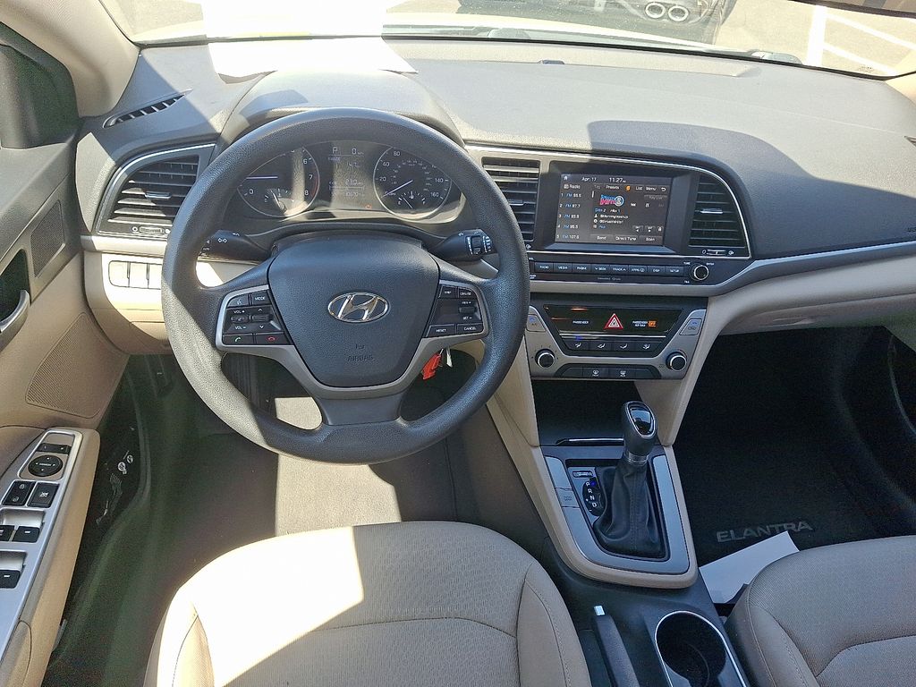 2017 Hyundai Elantra SE 12