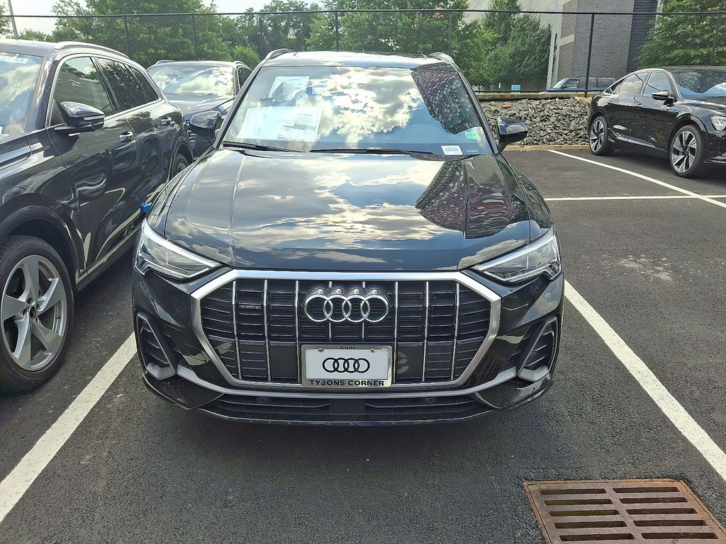 Thumbnail: 2025 Audi Q3 - 2