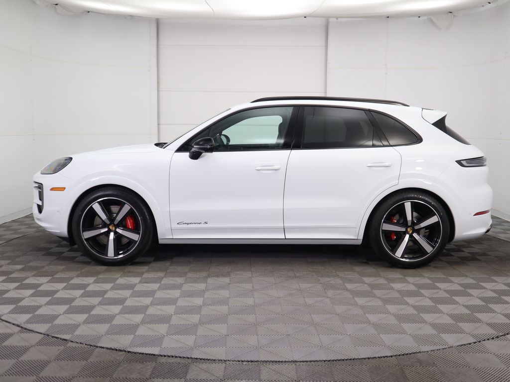 Thumbnail: 2025 Porsche Cayenne - 2
