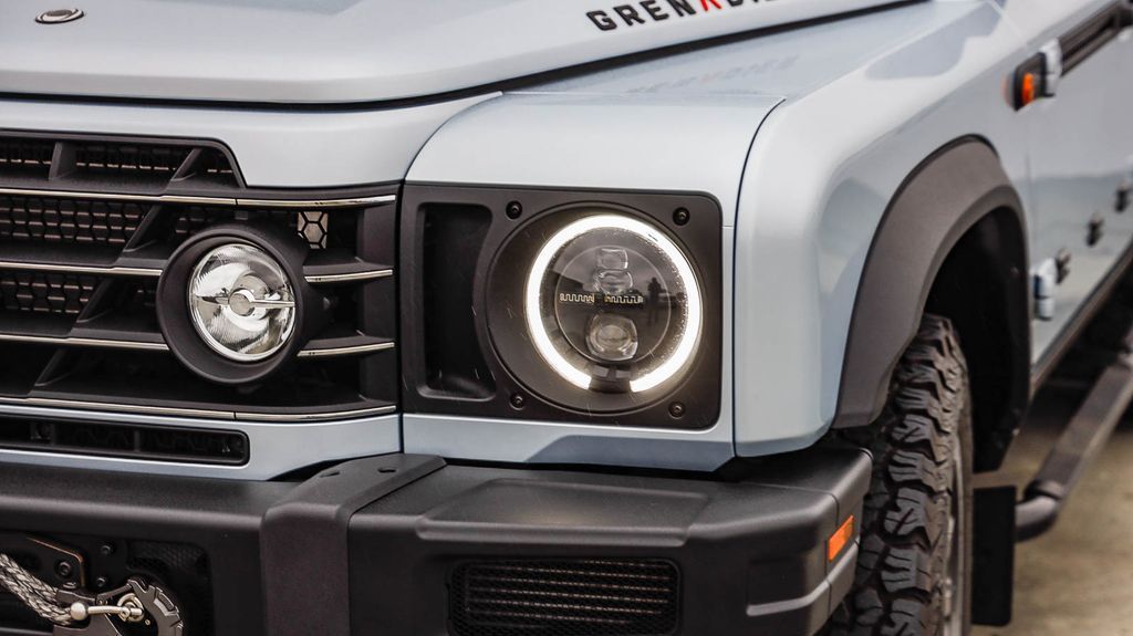 View vehicle photo 5
