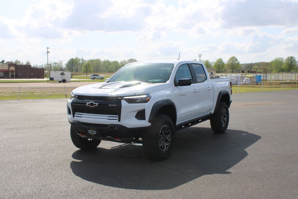 View vehicle photo 4