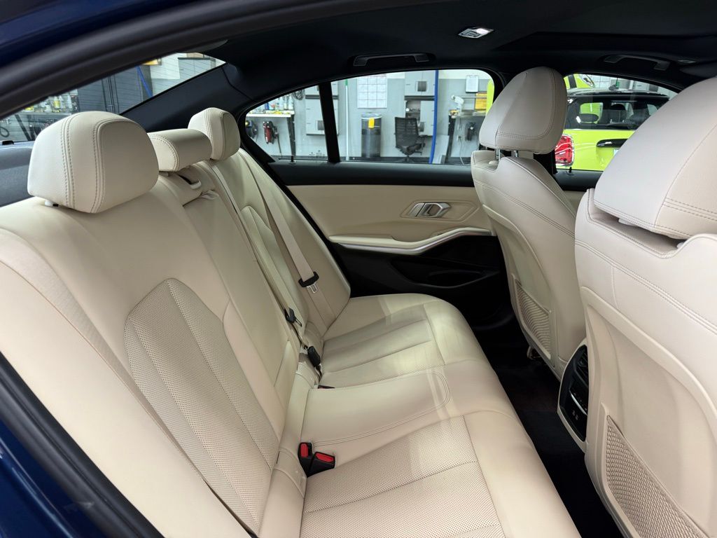 2022 BMW 3 Series 330i xDrive 27