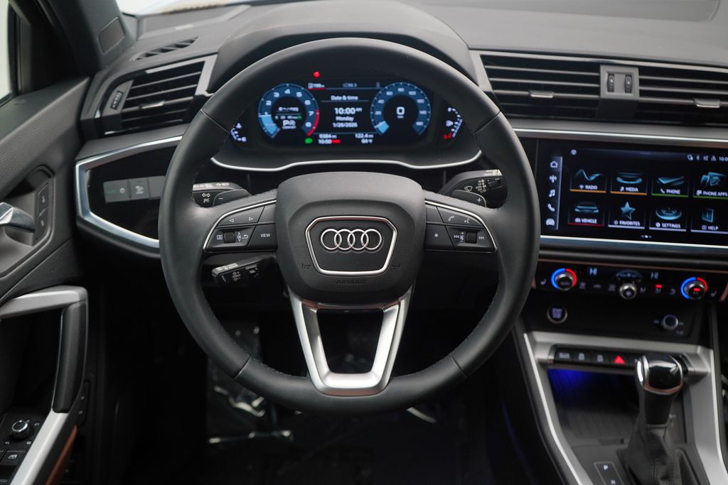 Thumbnail: 2025 Audi Q3 - 9