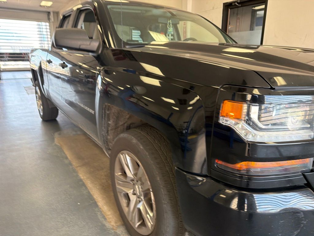 Black 2017 Chevrolet Silverado 1500 Pickup Truck Four-Wheel Drive 6-Speed Automatic Overdrive