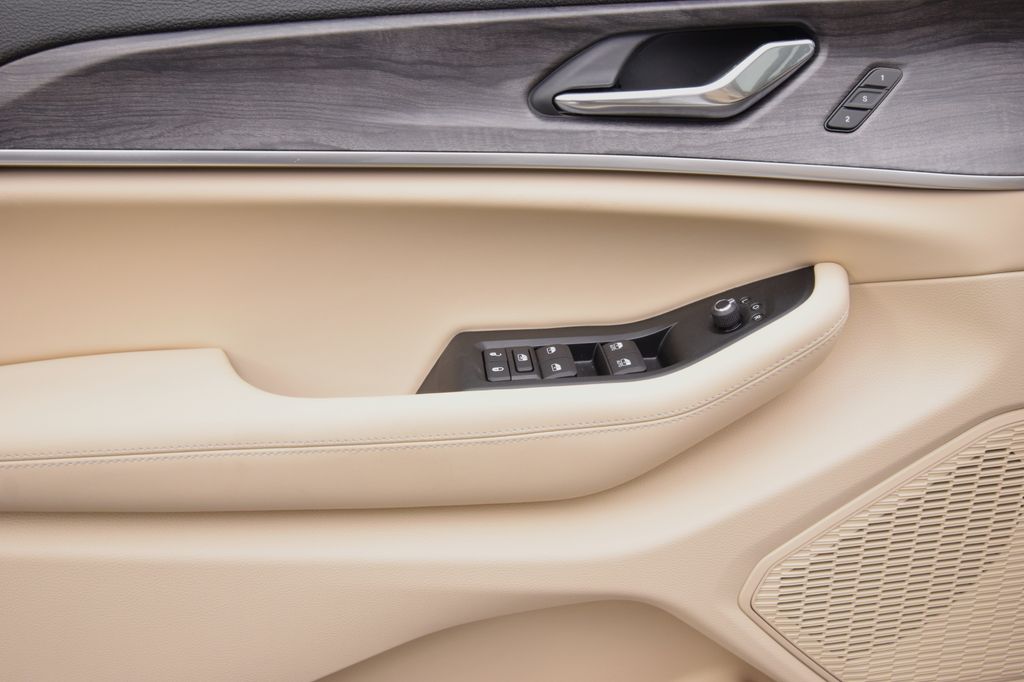 new 2025 Jeep Grand Cherokee car, priced at $44,915