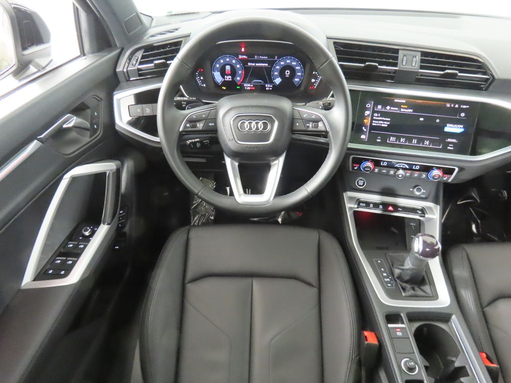 Thumbnail: 2025 Audi Q3 - 13