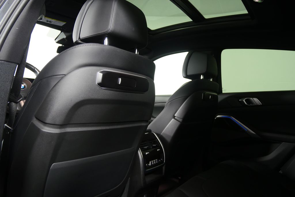Thumbnail: 2025 BMW X6 - 19
