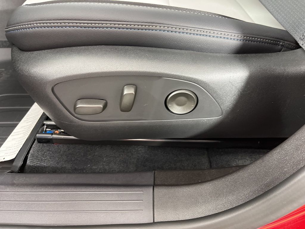 2025 Chevrolet Equinox LT 23
