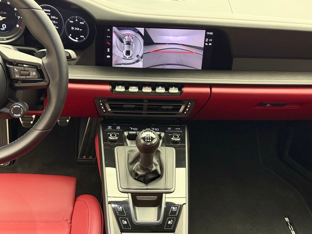 Thumbnail: 2023 Porsche 911 - 30