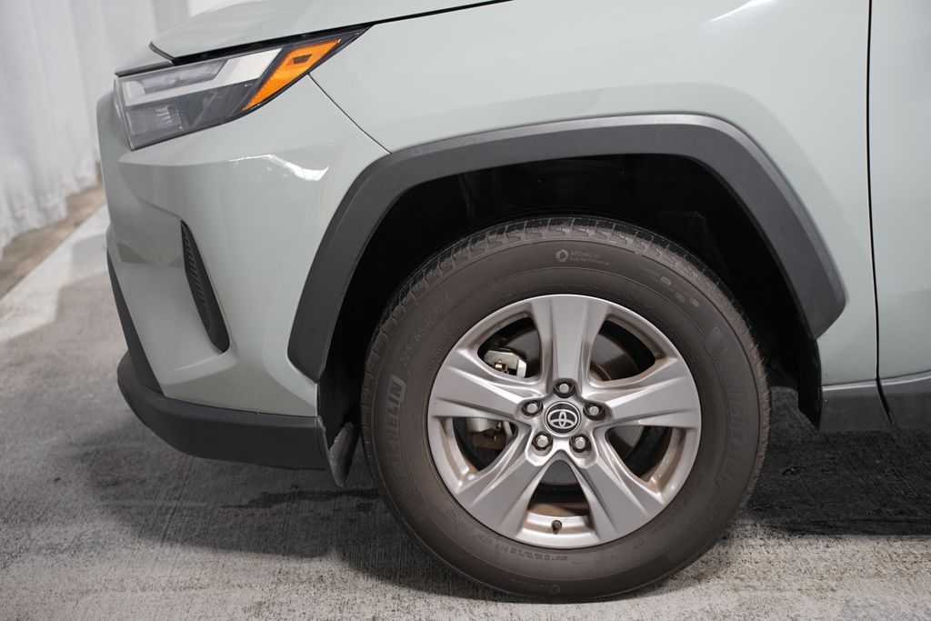 2023 Toyota RAV4 XLE 5