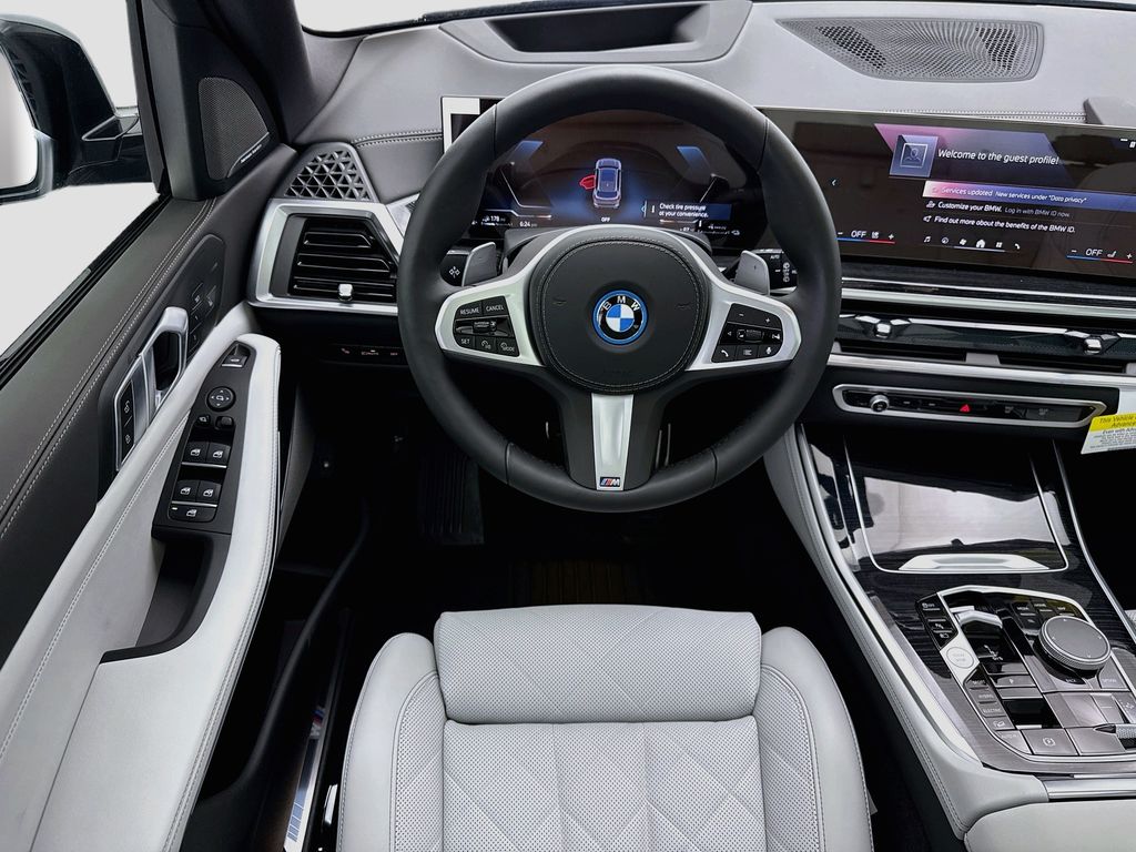 Thumbnail: 2026 BMW X5 - 10