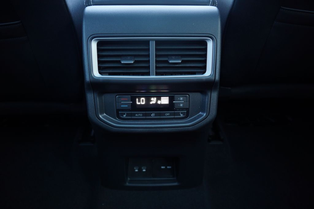 Thumbnail: 2025 Volkswagen Atlas - 18