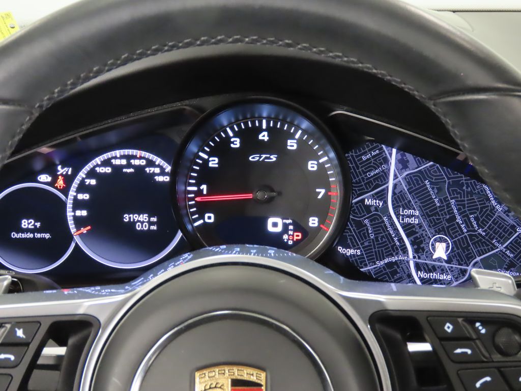 Thumbnail: 2022 Porsche Cayenne - 17