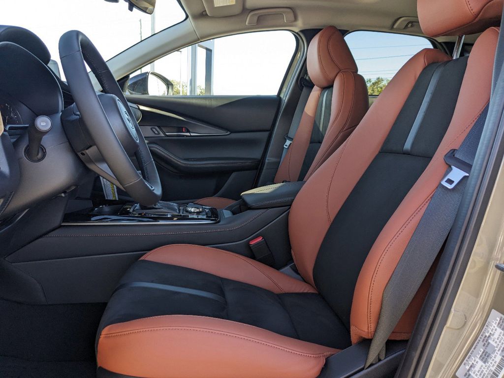 2025 Mazda CX-30 2.5 Carbon Turbo