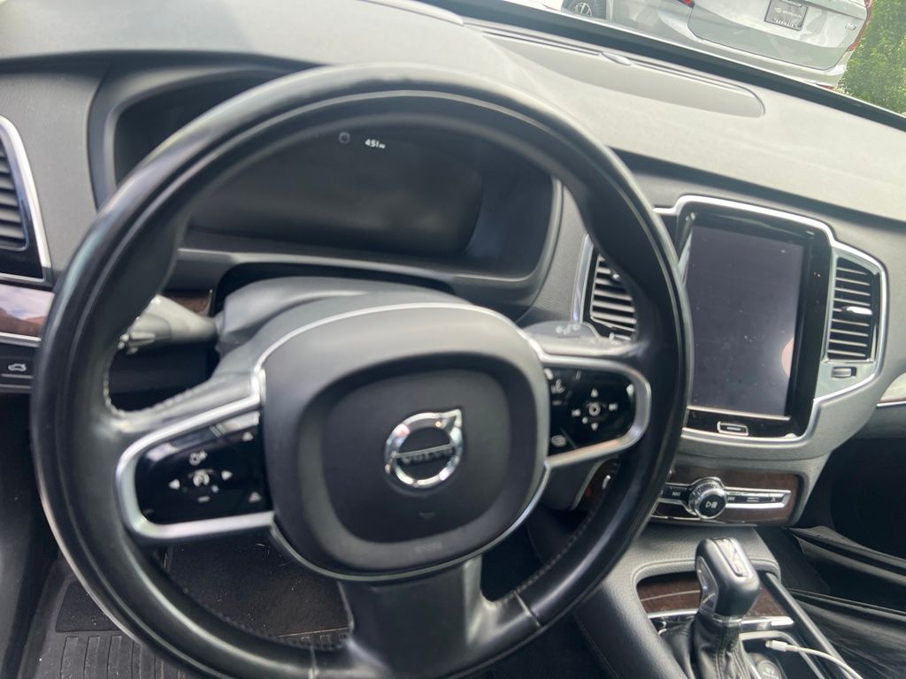Used 2017 Gray Volvo T6 Momentum image 10
