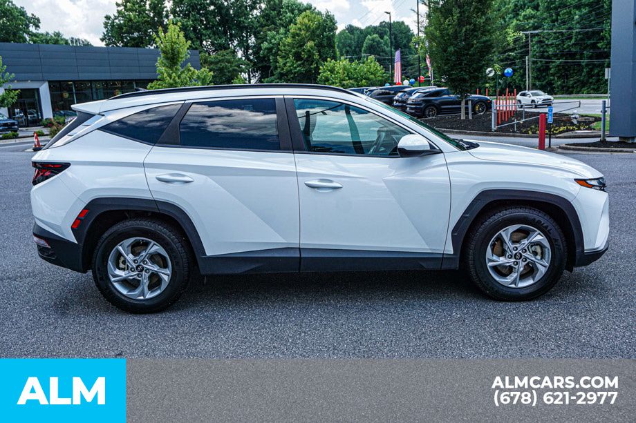Used 2024 White Hyundai SEL image 9