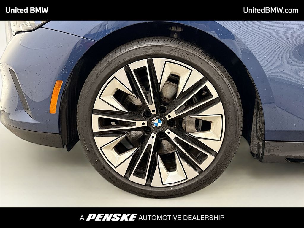 Thumbnail: 2024 BMW 5 Series - 2