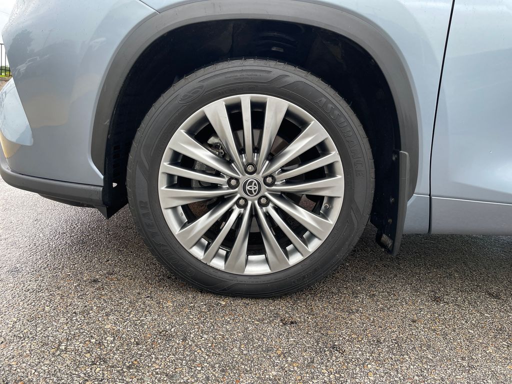 Used 2023 Toyota Highlander SUV