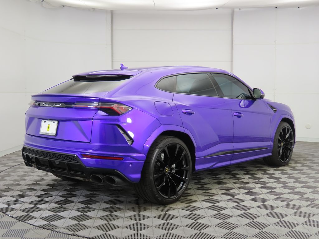 Thumbnail: 2022 Lamborghini Urus - 5